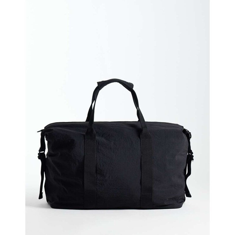 ASOS DESIGN gym holdall bag in black