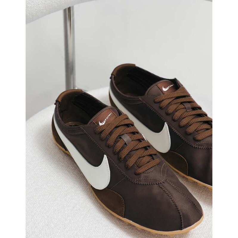 Nike Moon Shoe trainers in brown and white