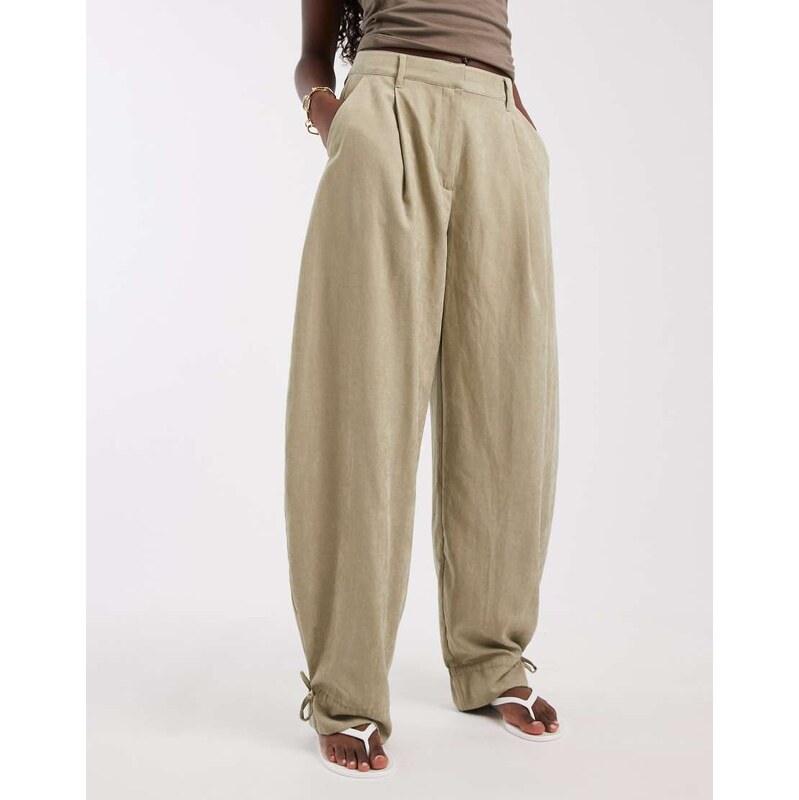 ASOS DESIGN Tailored balloon trousers with frill hem in olive