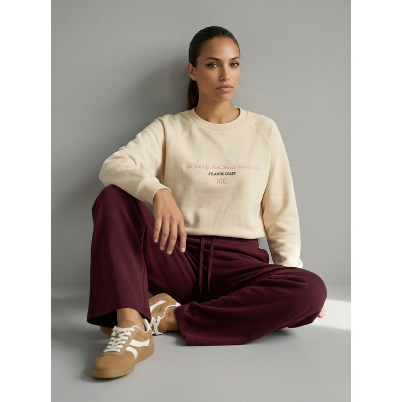 Sinsay - Mikina crewneck s vyšívaným nápisem NYC - béžová