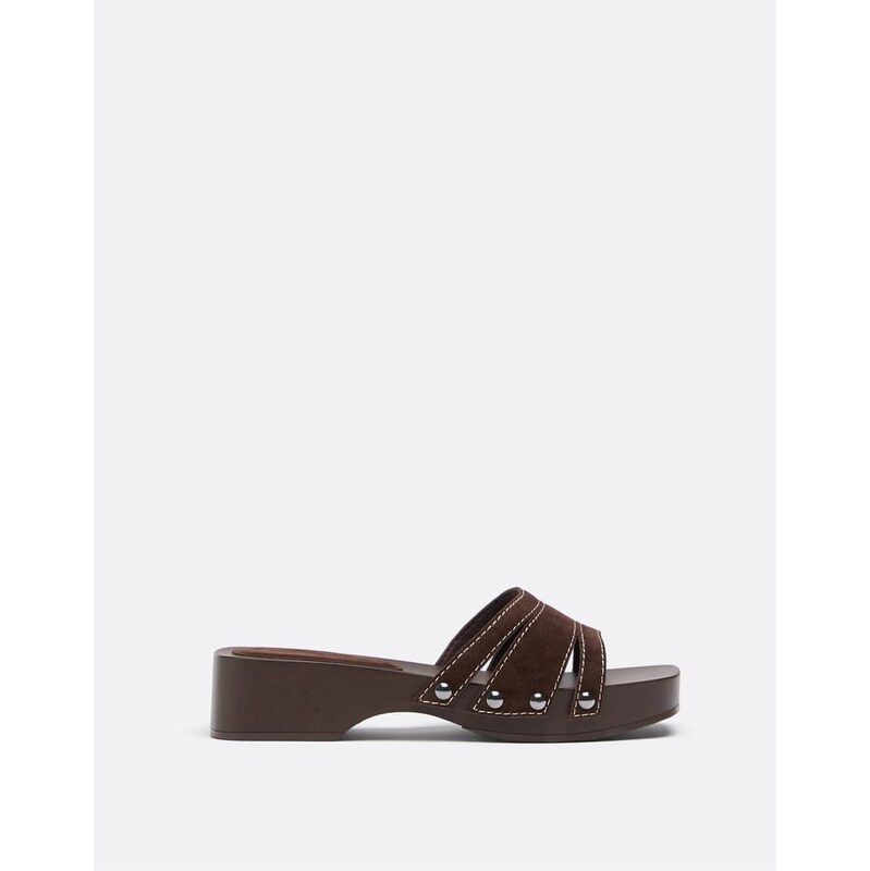 Stradivarius Flat leather clogs in brown
