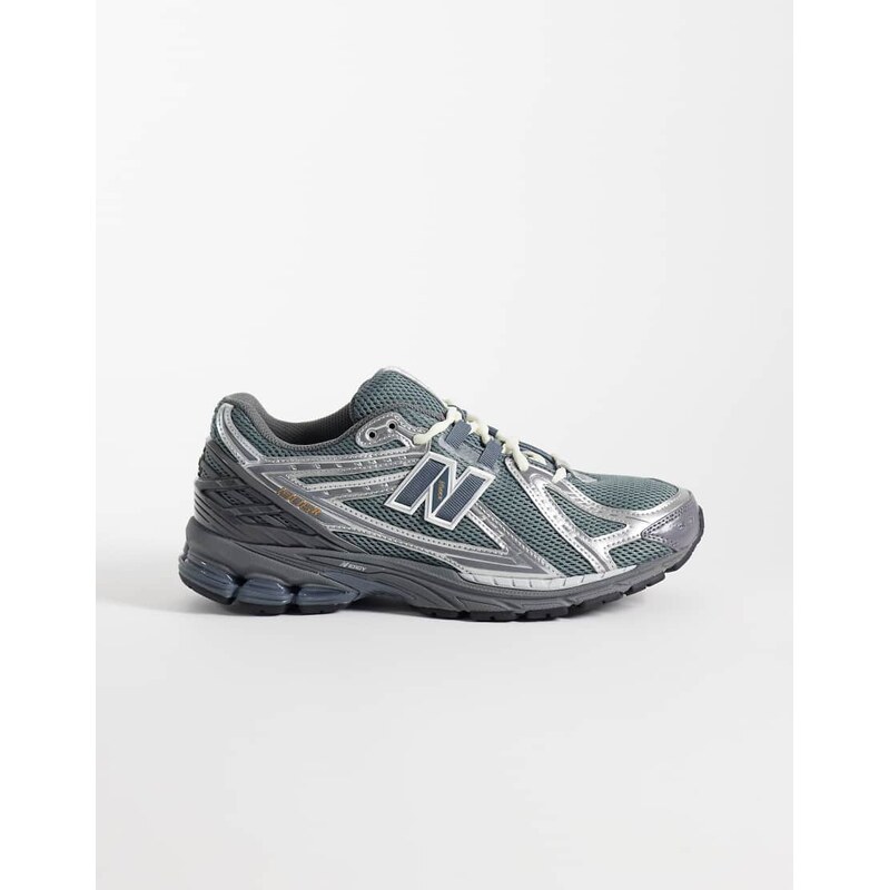 New Balance 1906 trainers in grey