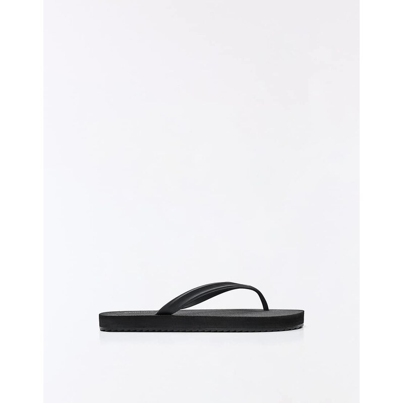 Bershka Flip flop-flat sandals in black