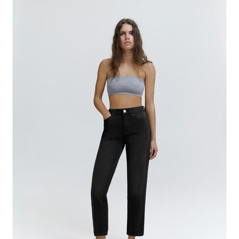 Pull&Bear Petite high-waist mom fit jeans in black