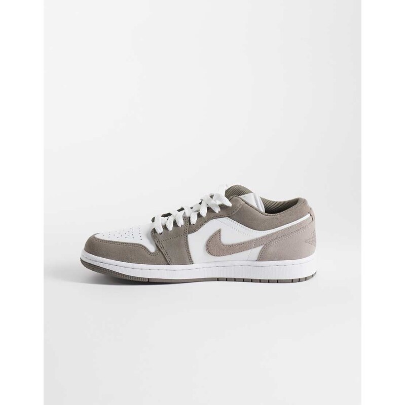 Nike Air Jordan 1 low trainers in brown and white