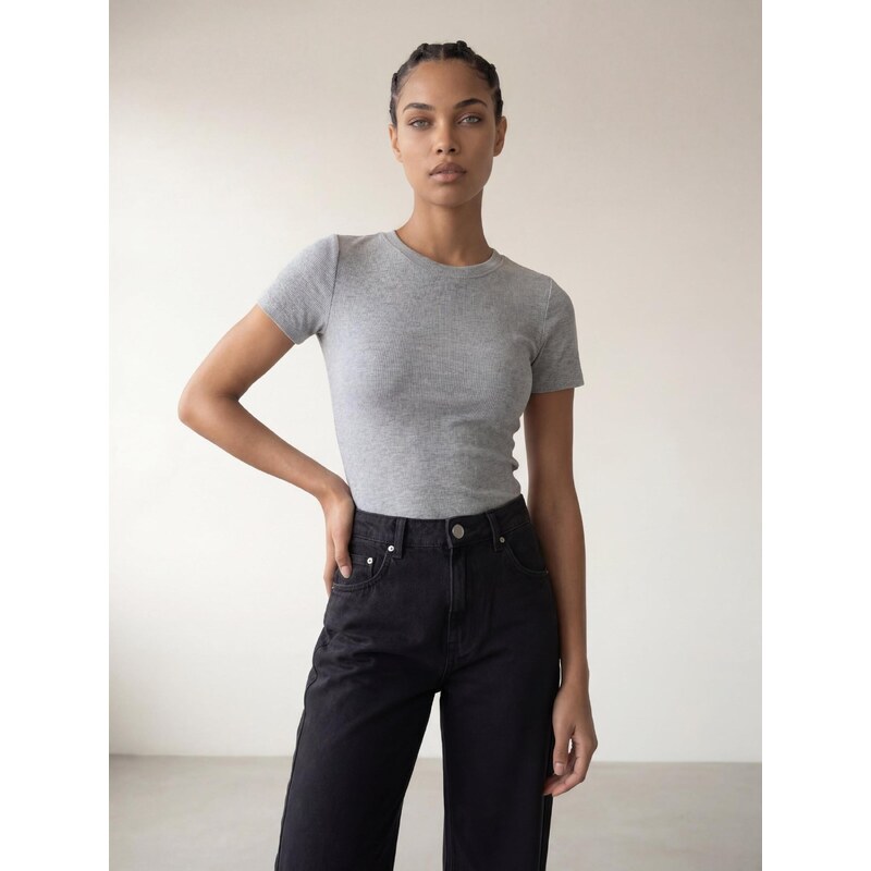 ARMIE Tričko The Petra T-shirt - Light Grey Melange světle šedá