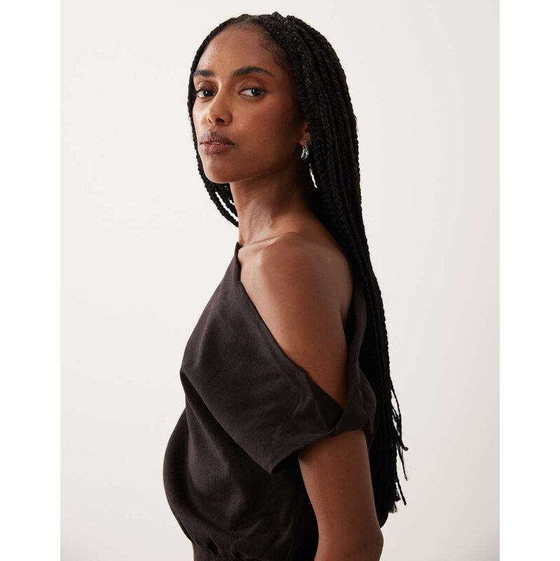 Supre Winslow off shoulder top in bronx brown