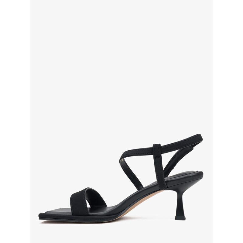 Estro Sandály 203-24106-03 černá