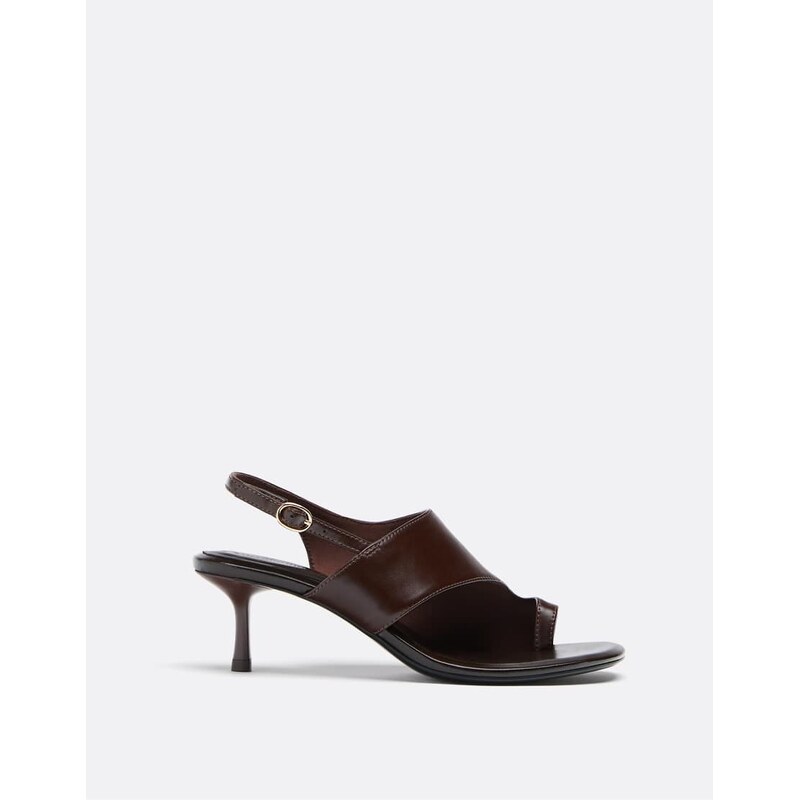 Stradivarius Heeled toe-post sandals in brown
