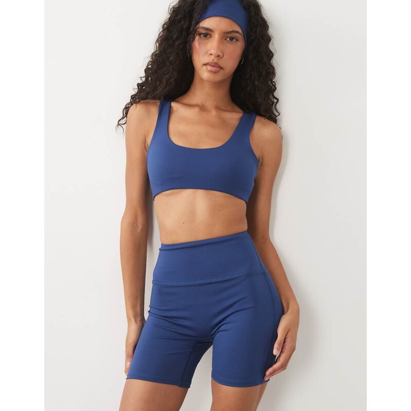 4505 active scoop neck racer back medium support sports bra in