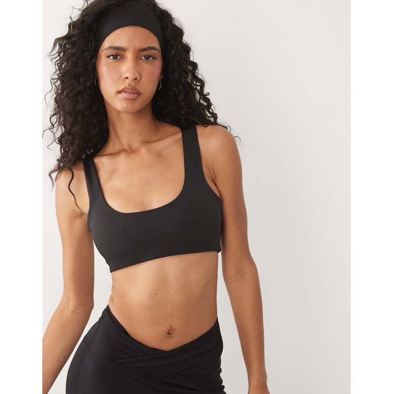 4505 active scoop neck racer back medium support sports bra in