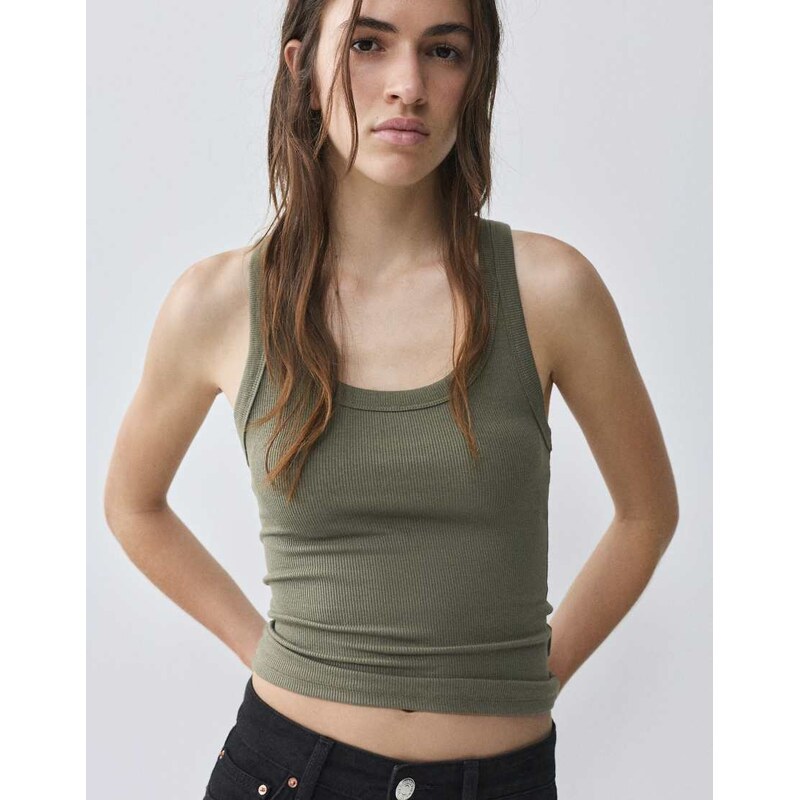 Pull&Bear Basic tank top in khaki-Green