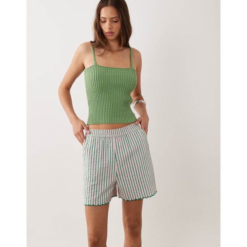 New Look stripe scallop hem short in pink