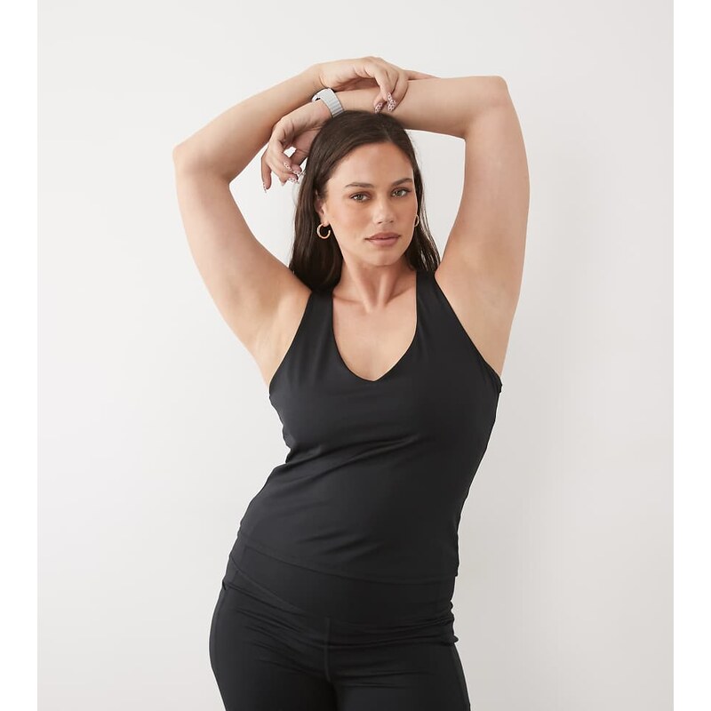 4505 Curve active V-neck racer back vest with inner bra in black