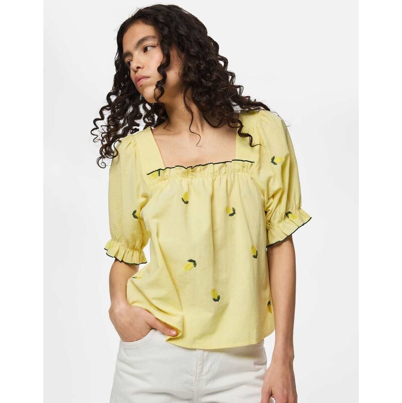 Pieces Short sleeved blouse in pale banana 1-Yellow