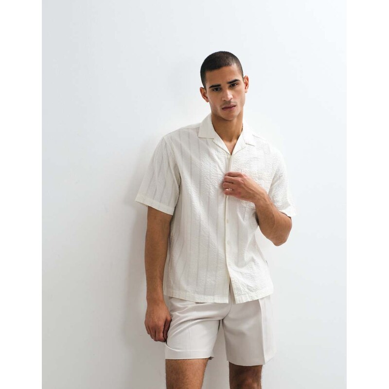 Redefined Rebel Shai boxy fit short sleeve textured seersucker