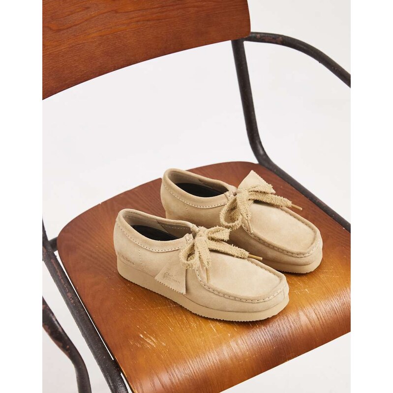Clarks Originals Wallabee Lite shoes in maple suede-White
