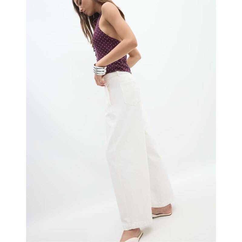 Stradivarius 100% cotton barrel trousers in vanilla-White