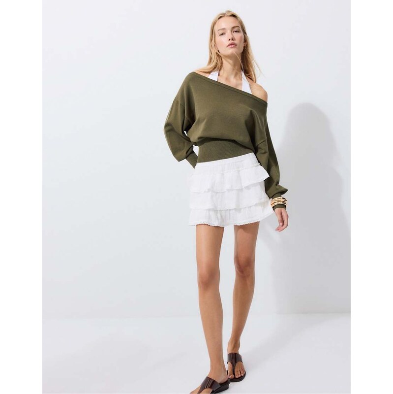 Stradivarius Asymmetric ribbed hem knit sweater in khaki-Green