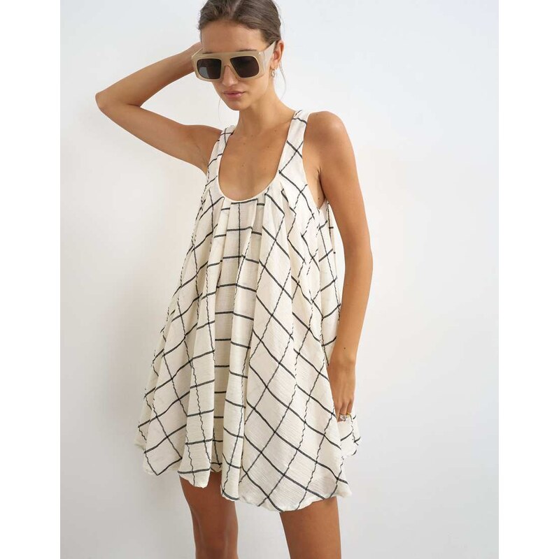 Topshop full hem pleated mini sundress in mono check-White
