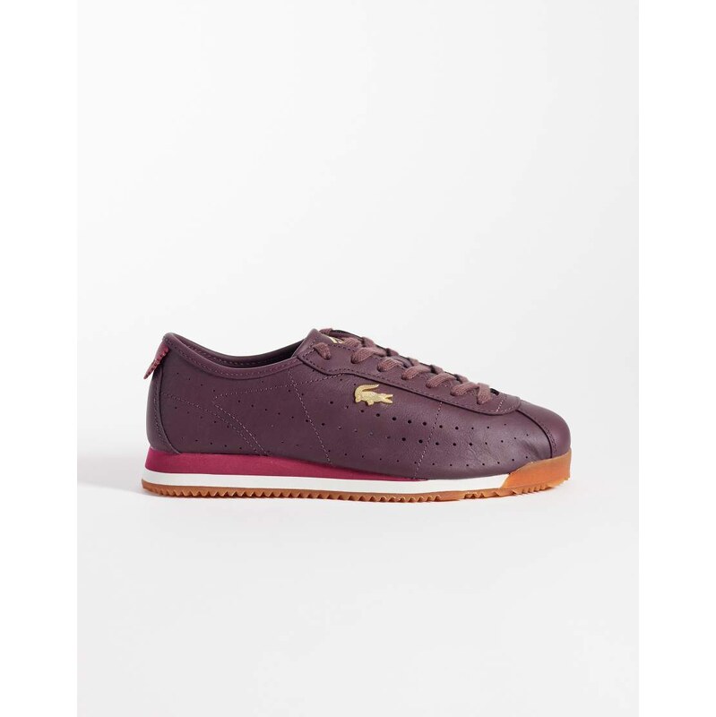 Lacoste club-low gumsole gold accent trainer in burgundy-Red