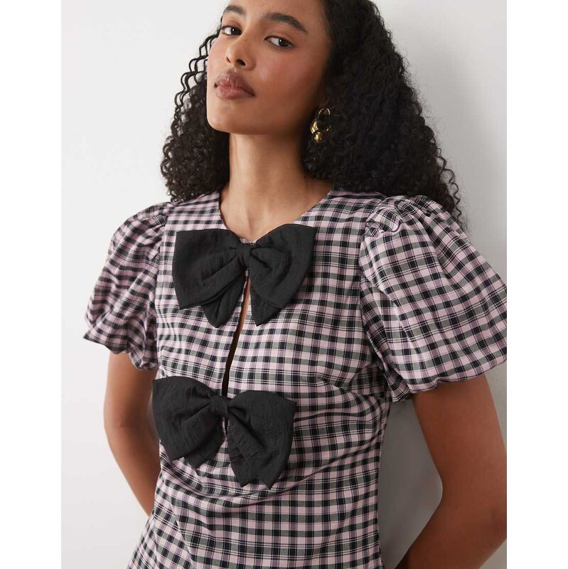 Sister Jane Vence round neck puff sleeve bow detail top in pink