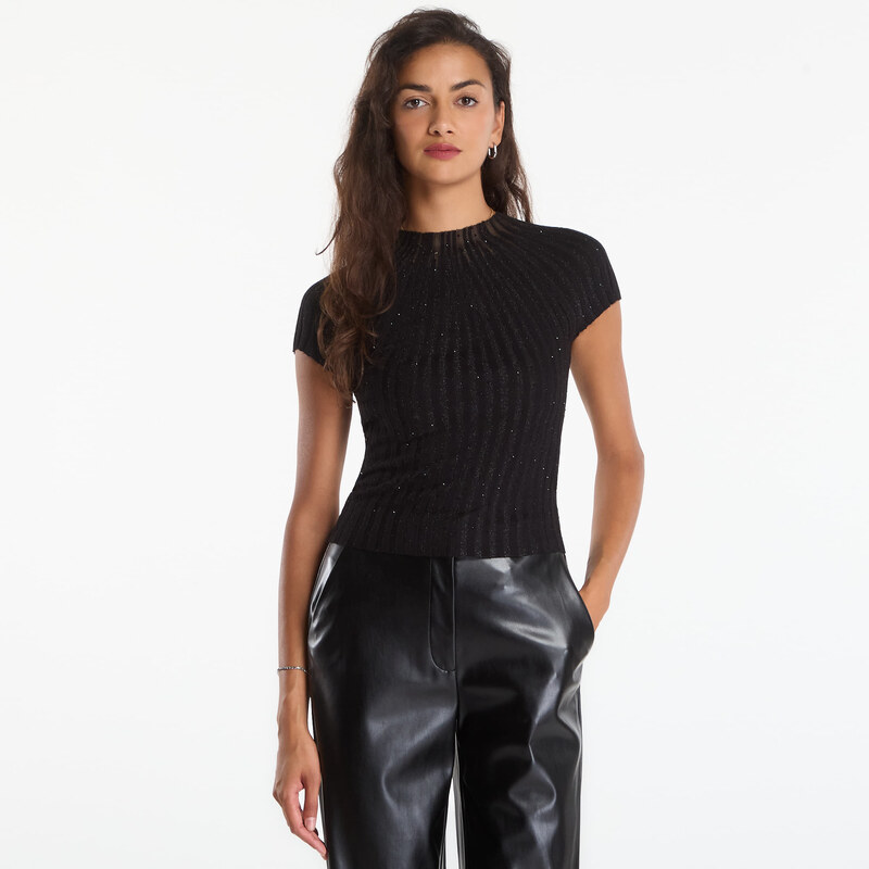 Tričko GUESS Ss Sheer Yoke Cn Perilla Ribbed Tee Jet Black/