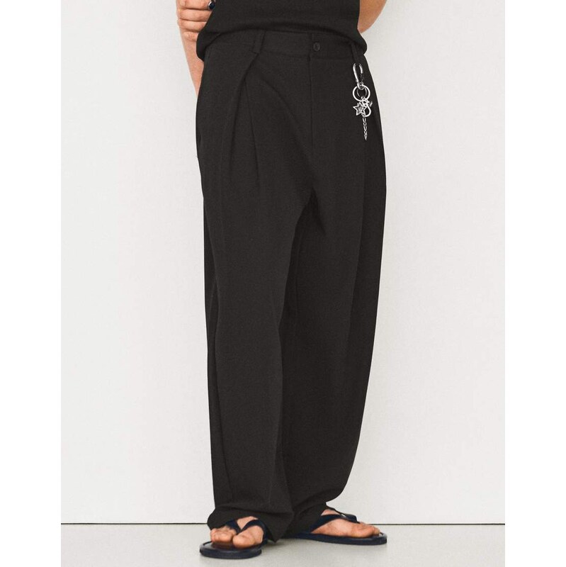 Bershka Pleated baggy trousers in black