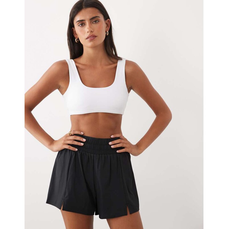4505 soft touch scoop neck medium support sports bra with
