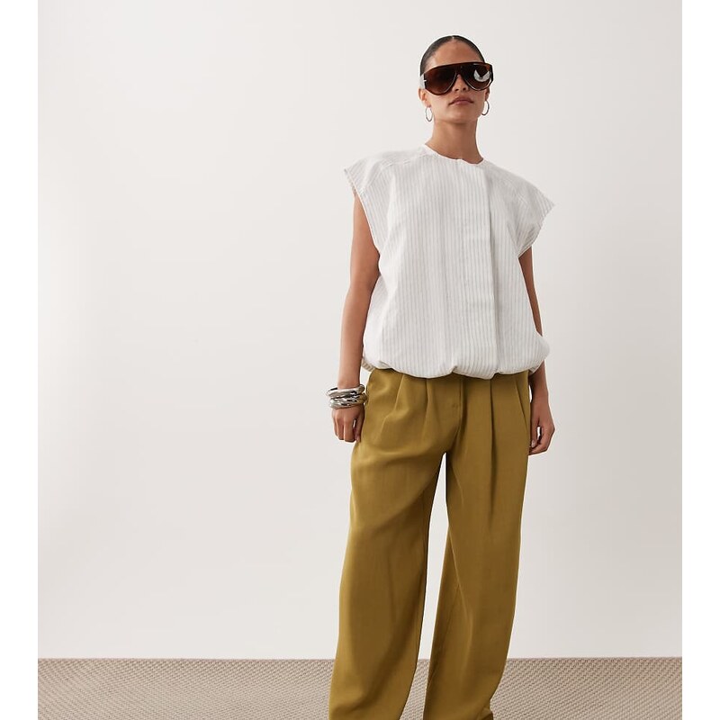Miss Selfridge Petite tailored wide leg trouser in olive-Green