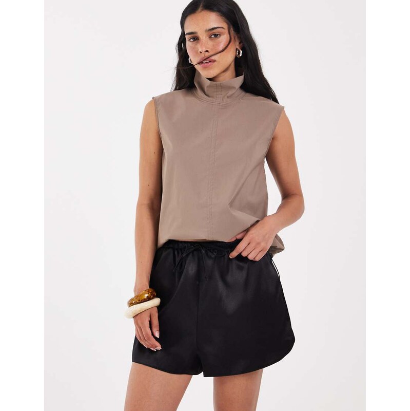 ASOS DESIGN Tailored runner short in satin in black