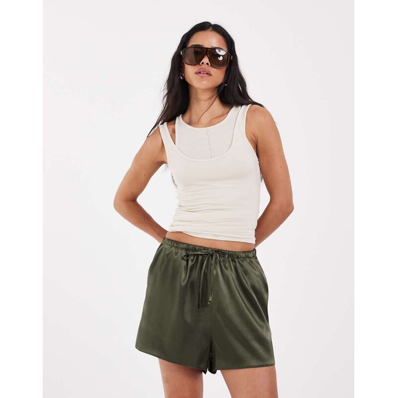 ASOS DESIGN Tailored runner short in satin in khaki-Green
