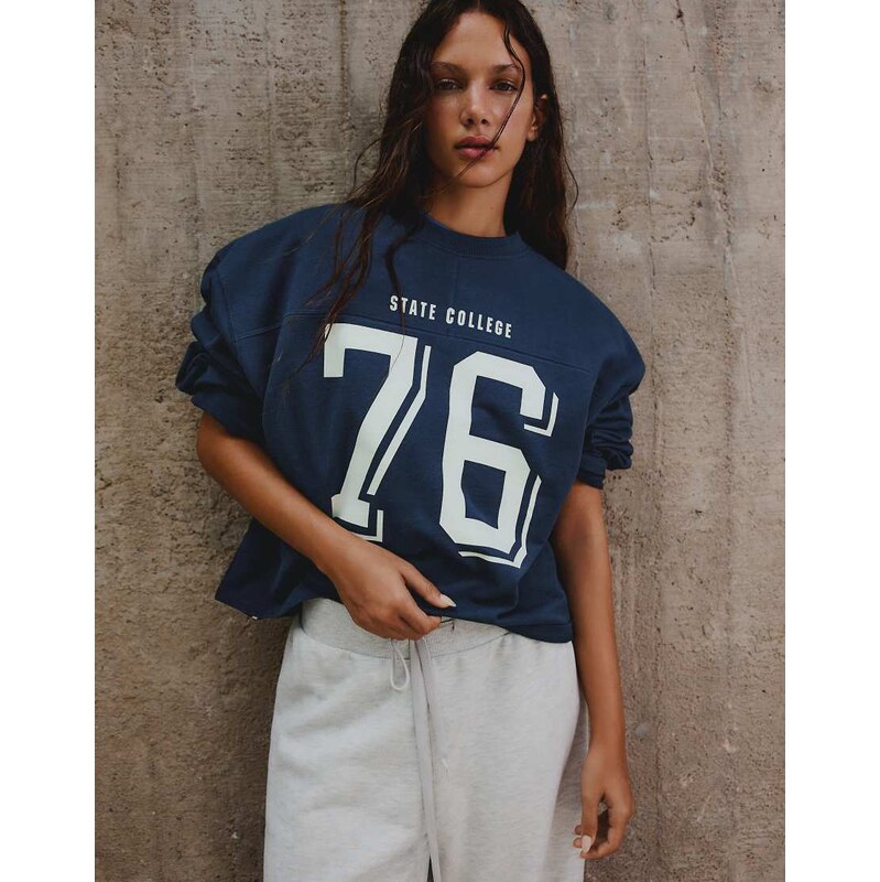 Bershka Printed round neck sweatshirt in navy
