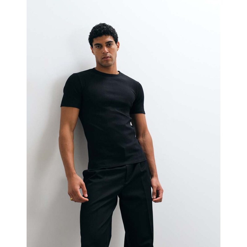 ASOS DESIGN muscle fit t-shirt in black smart rib