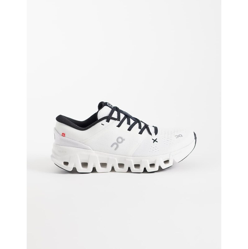 ON Cloud X 5 training trainers in white with black - WHITE