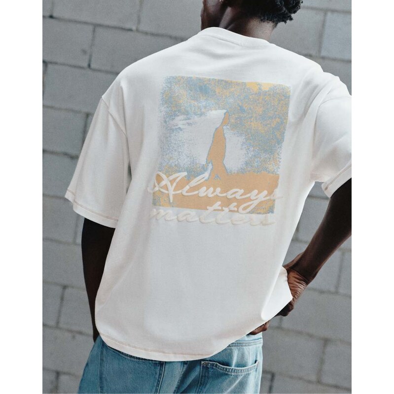 Pull&Bear Embroidered graphic t-shirt in beige-Neutral