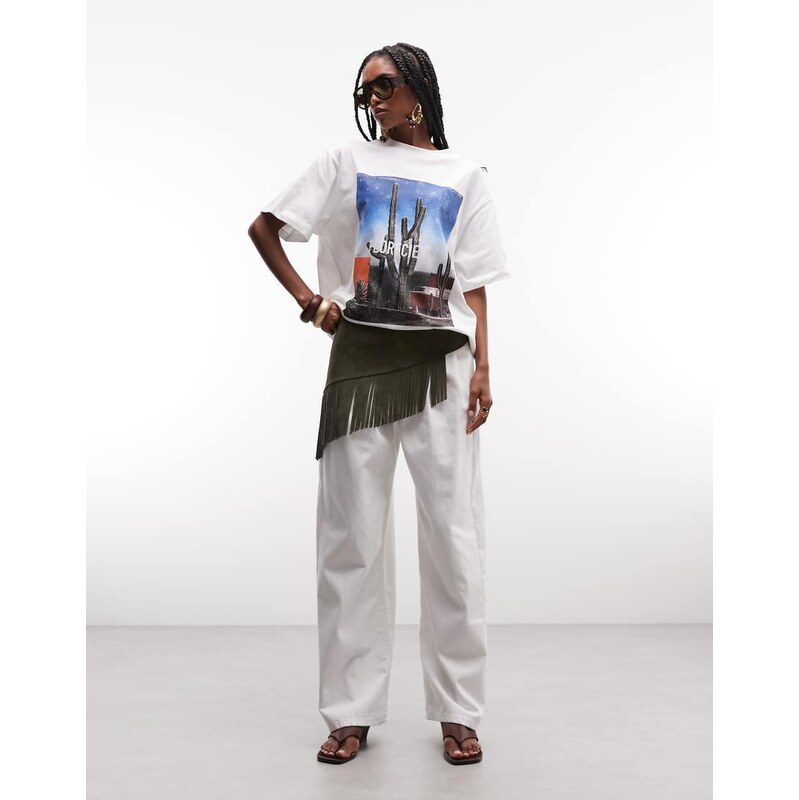 ASOS DESIGN pleat front horseshoe jean in white