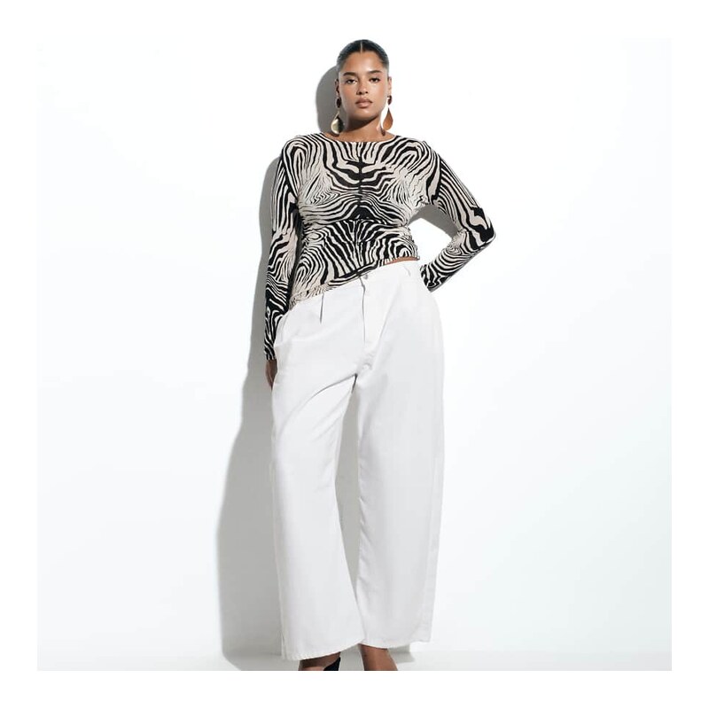 ASOS Curve ASOS DESIGN Curve pleat front horseshoe jean in white