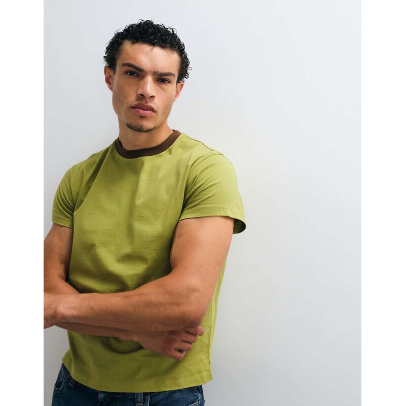 Reclaimed Vintage contrast ringer t-shirt in olive-Green
