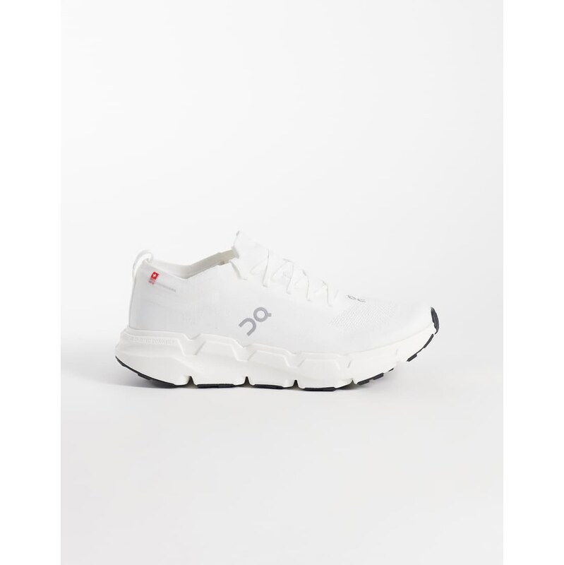 ON Cloudsoma Performance Outdoor trainers in white - WHITE