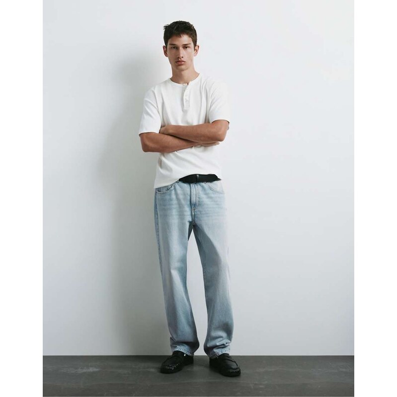 Pull&Bear Straight-leg jeans in pale indigo-Blue