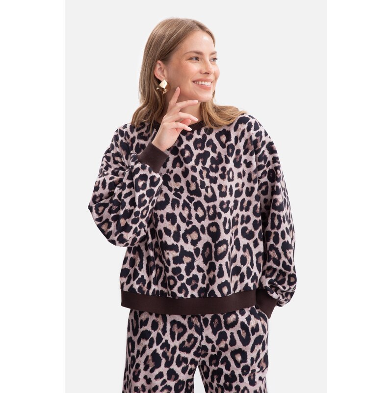 BeWear Womans Print knit sweatshirt - model 1