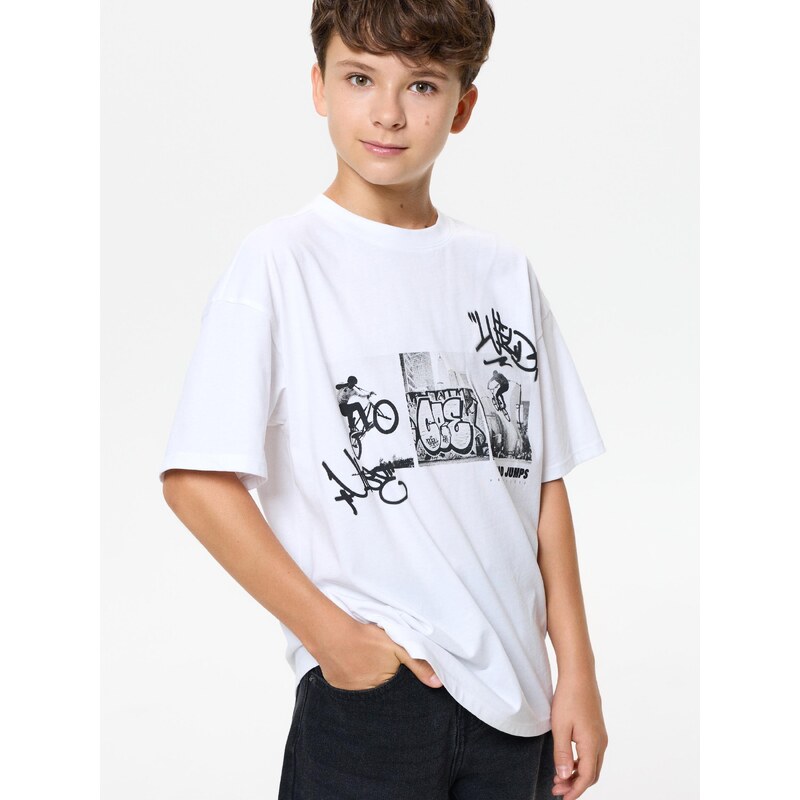 Sinsay - Bavlněné tričko oversize s potiskem graffiti - bílá