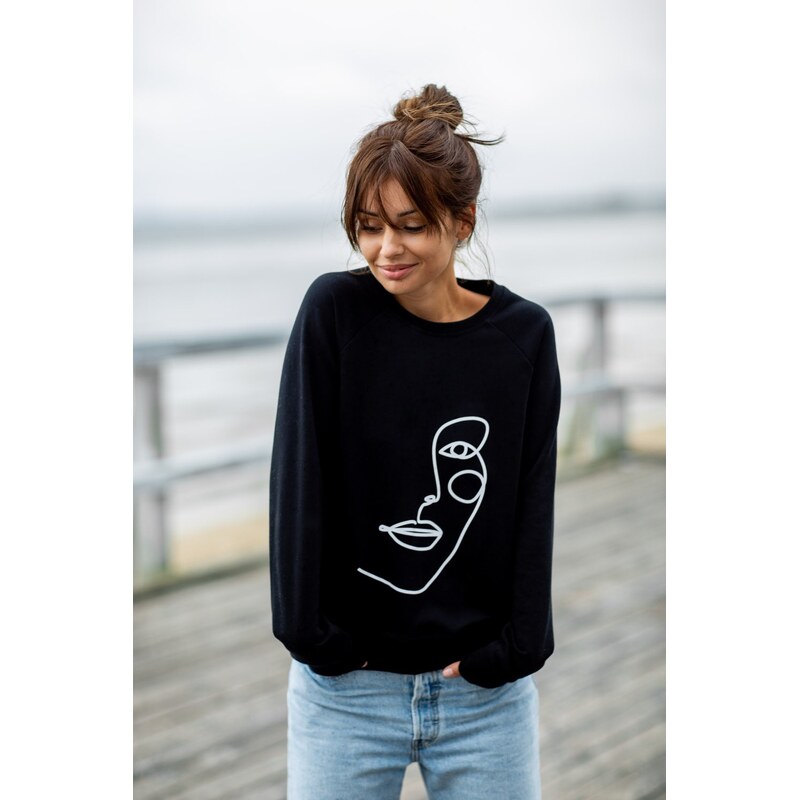 BeWear Womans Pullover top with a print in the front - black