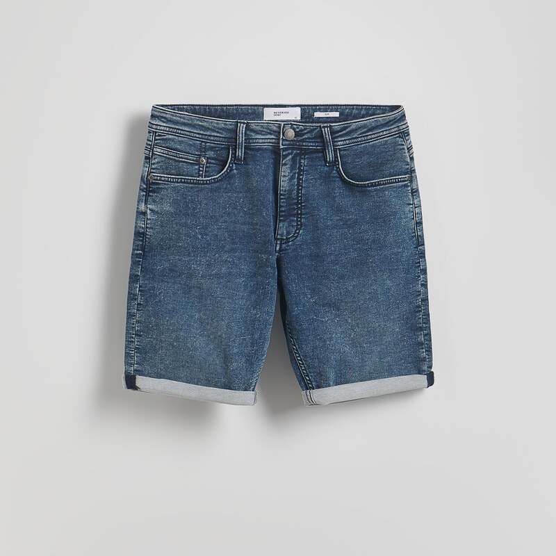 Reserved - Šortky slim fit se záhyby - ocelově modrá