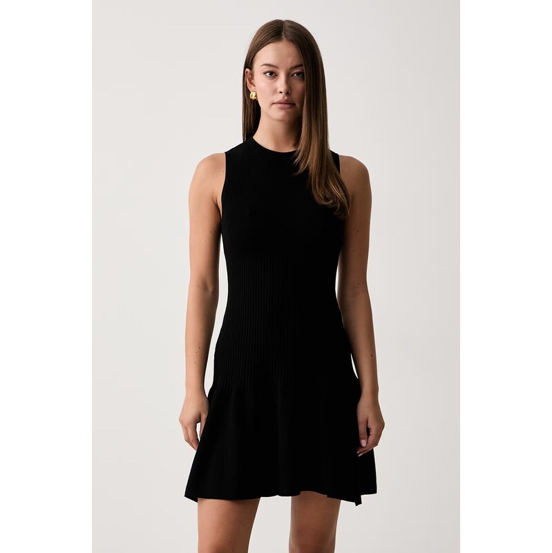 Armani Exchange šaty s viskózou