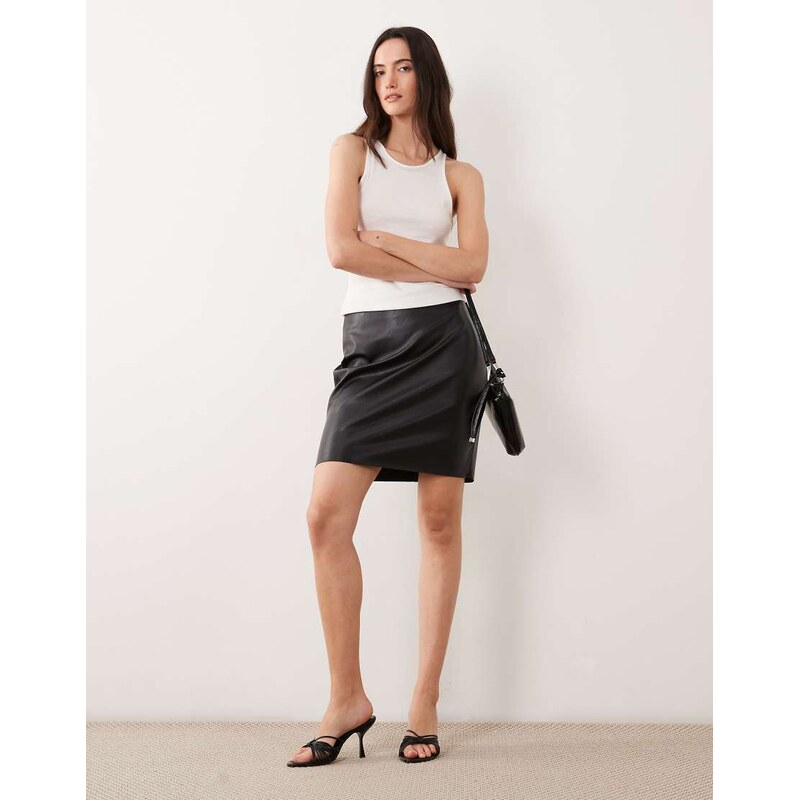 Vila faux leather mini skirt in black