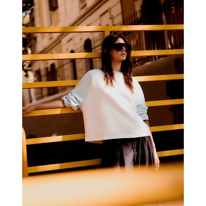 Bershka Long sleeve raglan t-shirt in white