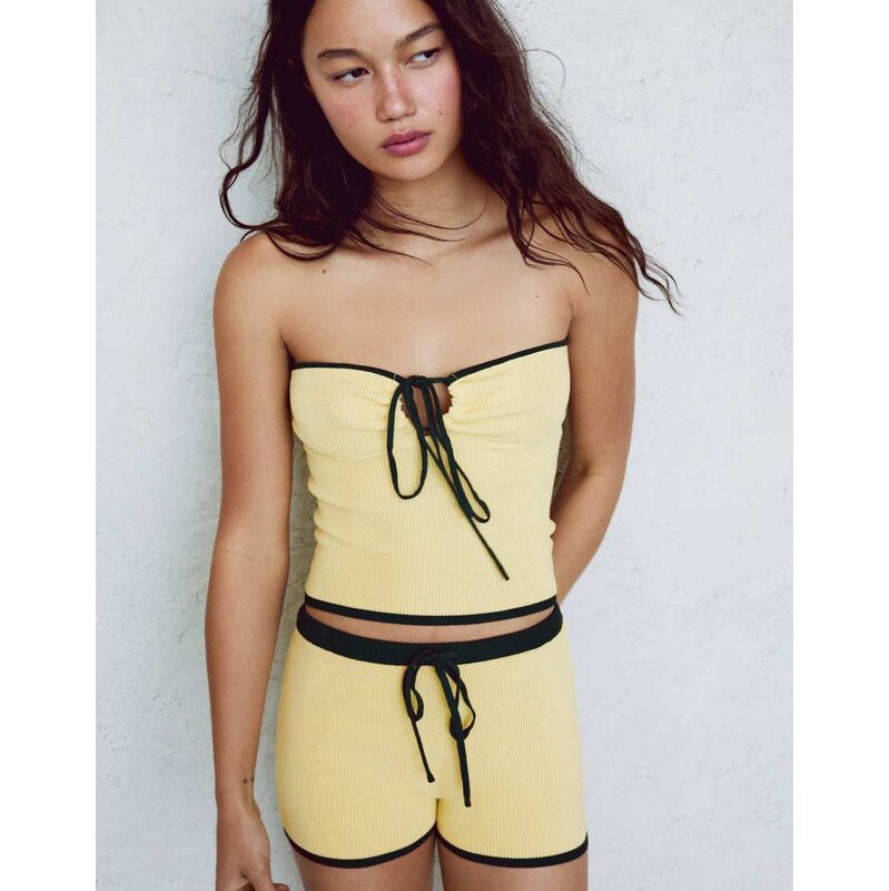 Bershka Contrast bandeau knit top in yellow