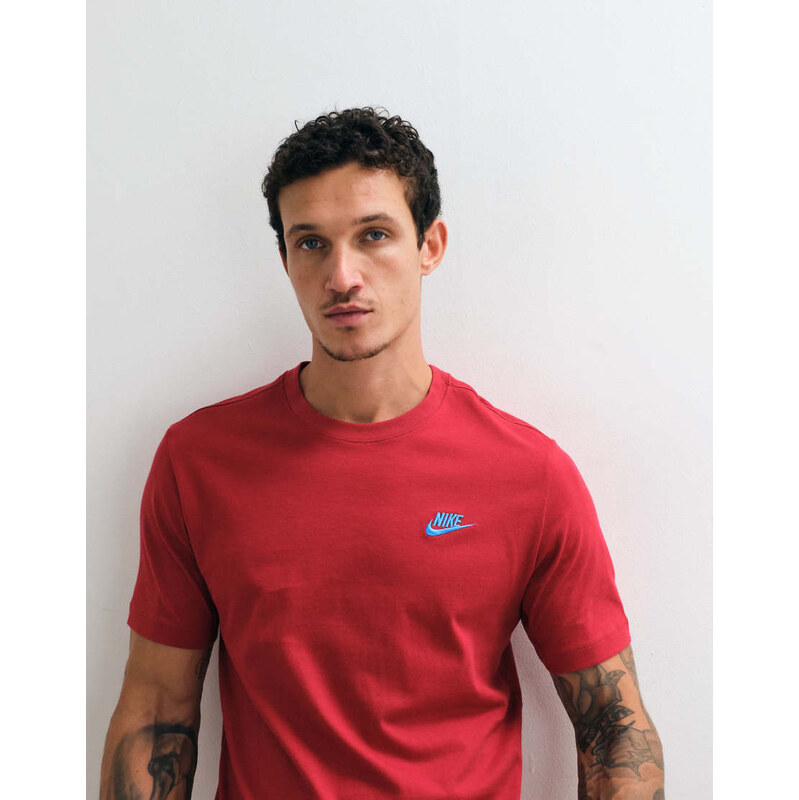 Nike Club chest logo t-shirt in red